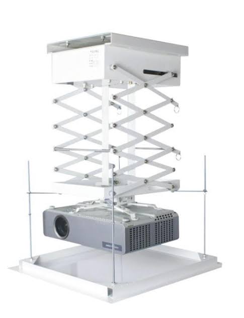 מעלית למקרן CLP-860